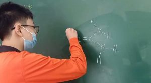 HỌC HOÁ CÓ THỰC SỰ KHÓ?