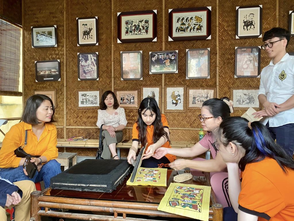 KHÁM PHÁ LÀNG TRANH ĐÔNG HỒ