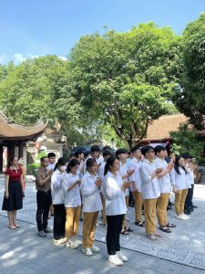 TIẾT HỌC NGOẠI KHÓA- ĐỀN ĐÔ